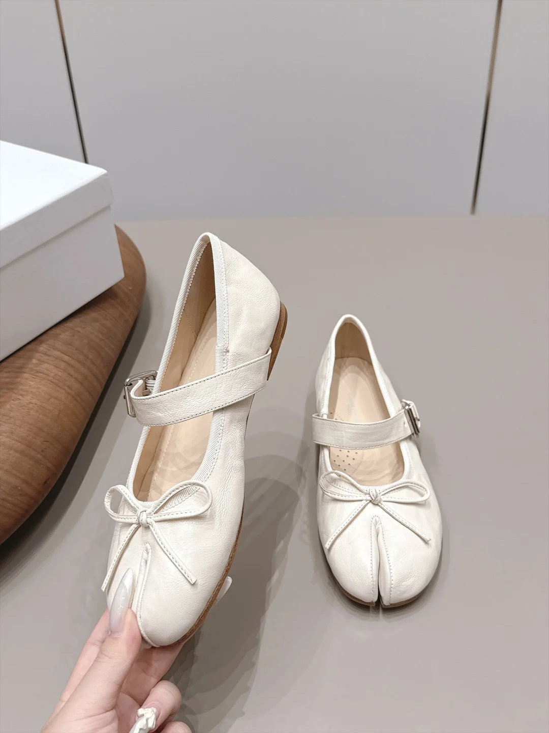 MAISON MARGIELA Flats White C10202609111569 - Image 4