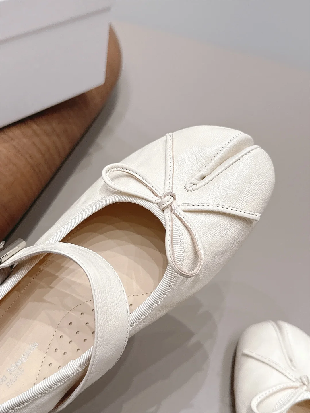 MAISON MARGIELA Flats White C10202609111569 - Image 8