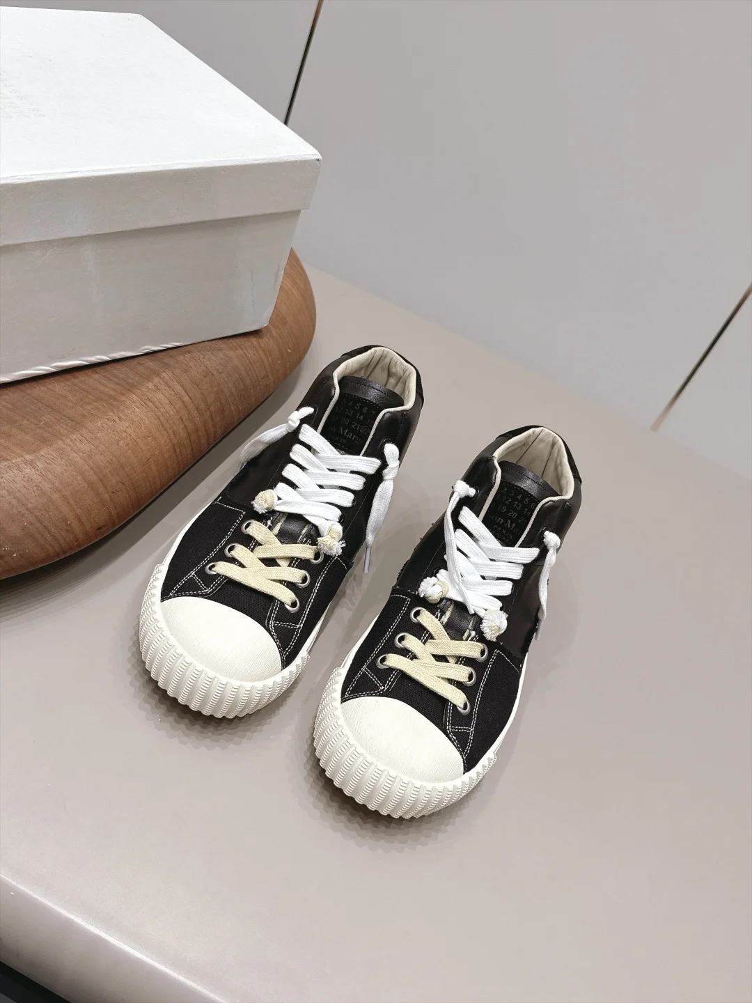 MAISON MARGIELA Sneakers Black-White C30202609111579