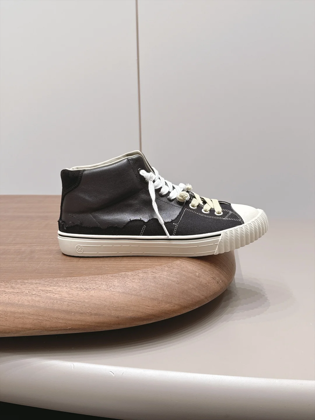 MAISON MARGIELA Sneakers Black-White C30202609111579 - Image 5
