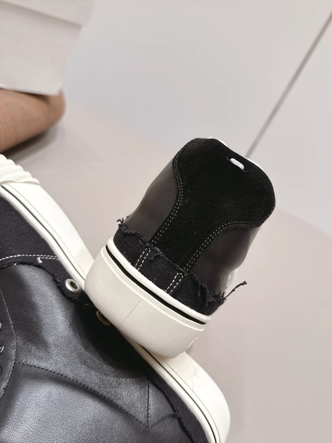 MAISON MARGIELA Sneakers Black-White C30202609111579 - Image 8