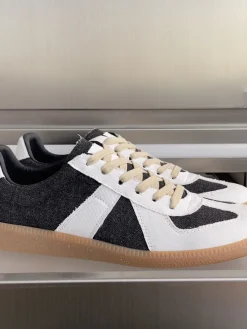MAISON MARGIELA Sneakers Black-White-Tan B50202609110415