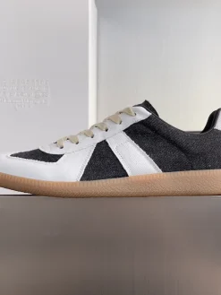 Alternative view of MAISON MARGIELA Sneakers Black-White-Tan B50202609110415