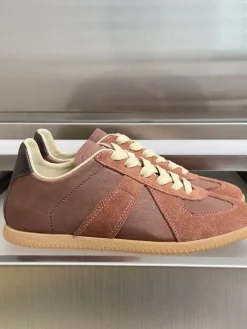 MAISON MARGIELA Sneakers Brown-Cream B60202609110434