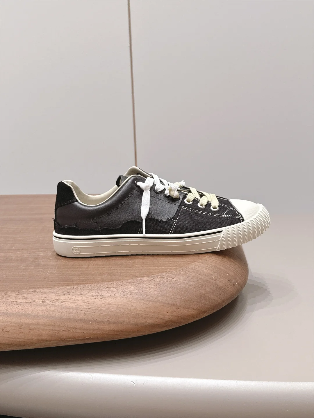 MAISON MARGIELA Sneakers Cowhide Canvas Black-White EU35-44 C00202609111577 - Image 5