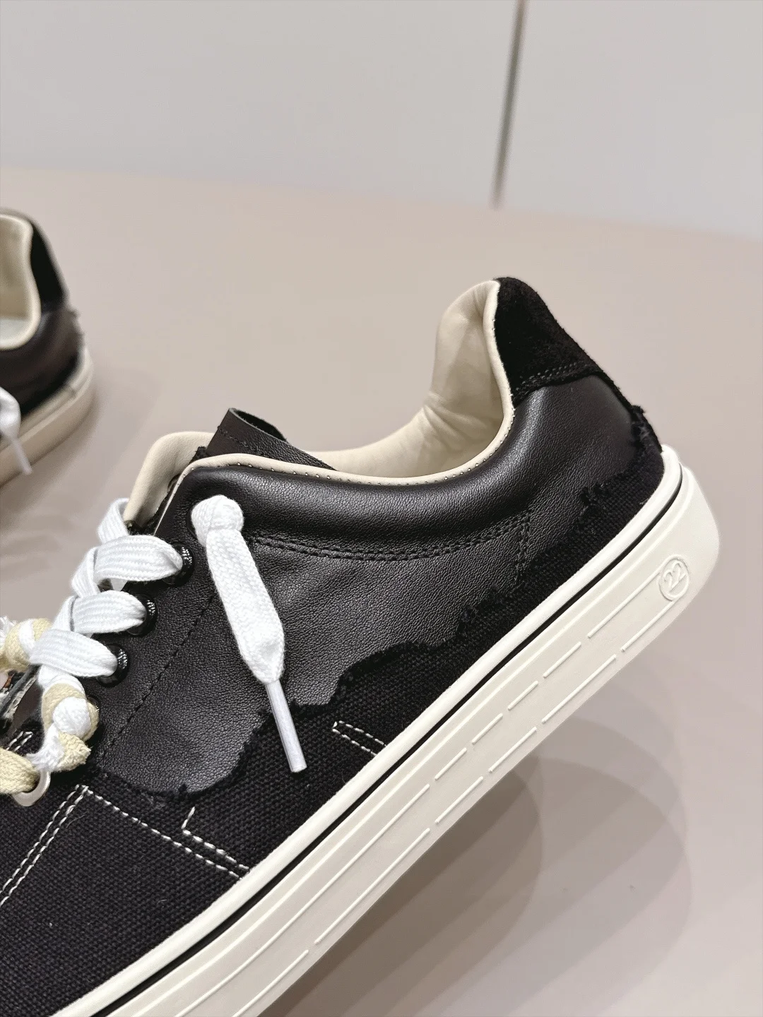 MAISON MARGIELA Sneakers Cowhide Canvas Black-White EU35-44 C00202609111577 - Image 6
