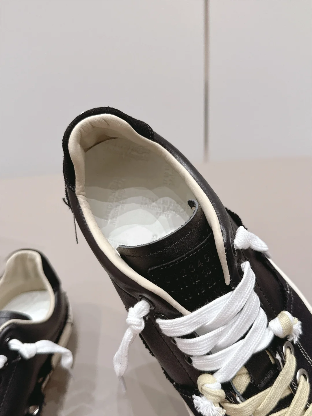 MAISON MARGIELA Sneakers Cowhide Canvas Black-White EU35-44 C00202609111577 - Image 7