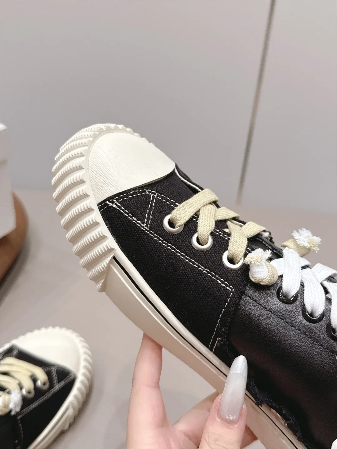 MAISON MARGIELA Sneakers Cowhide Canvas Black-White EU35-44 C00202609111577 - Image 8