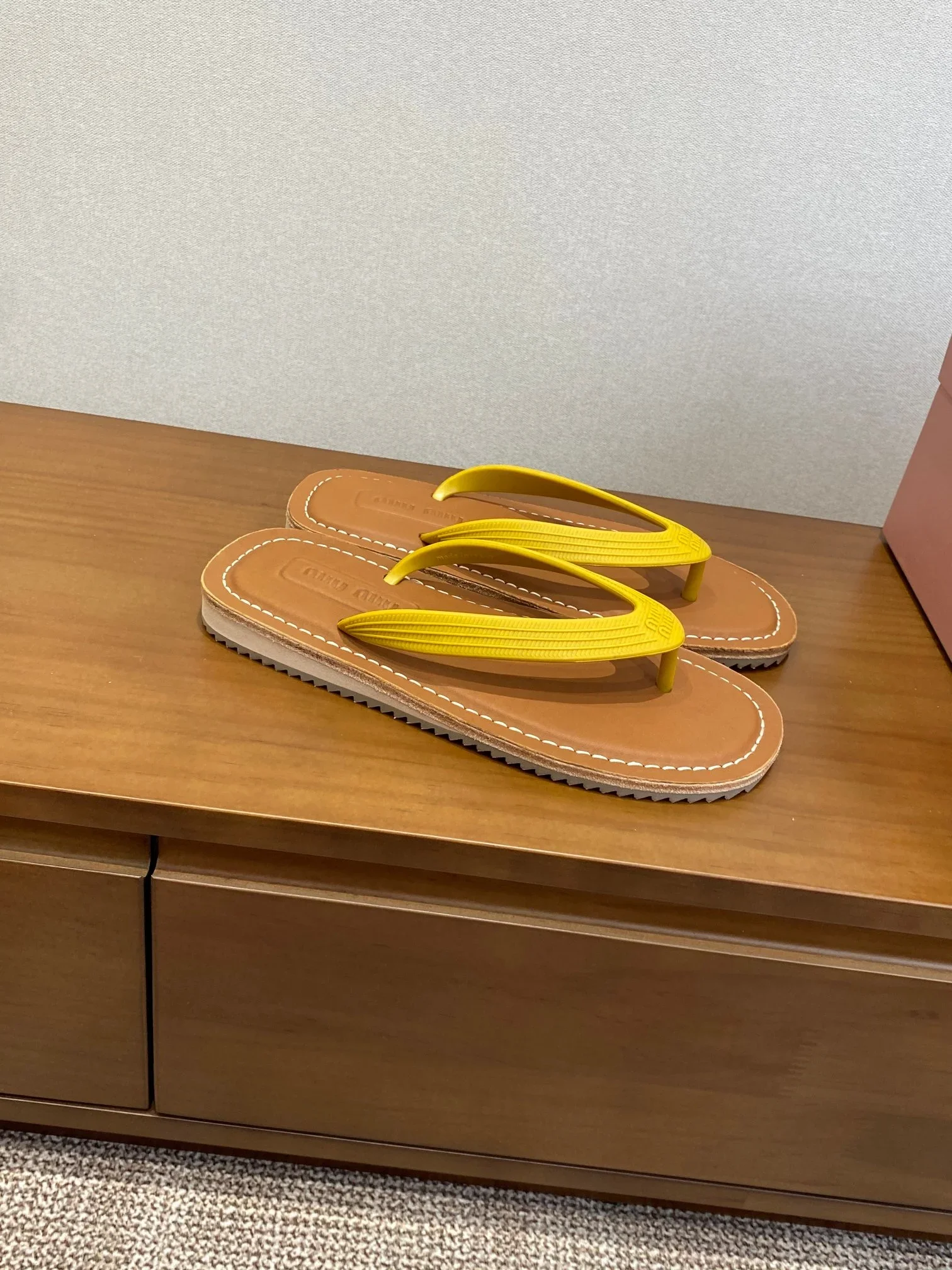 MIU MIU Sandals Leather Yellow-Brown EU35-40 B00202609112029