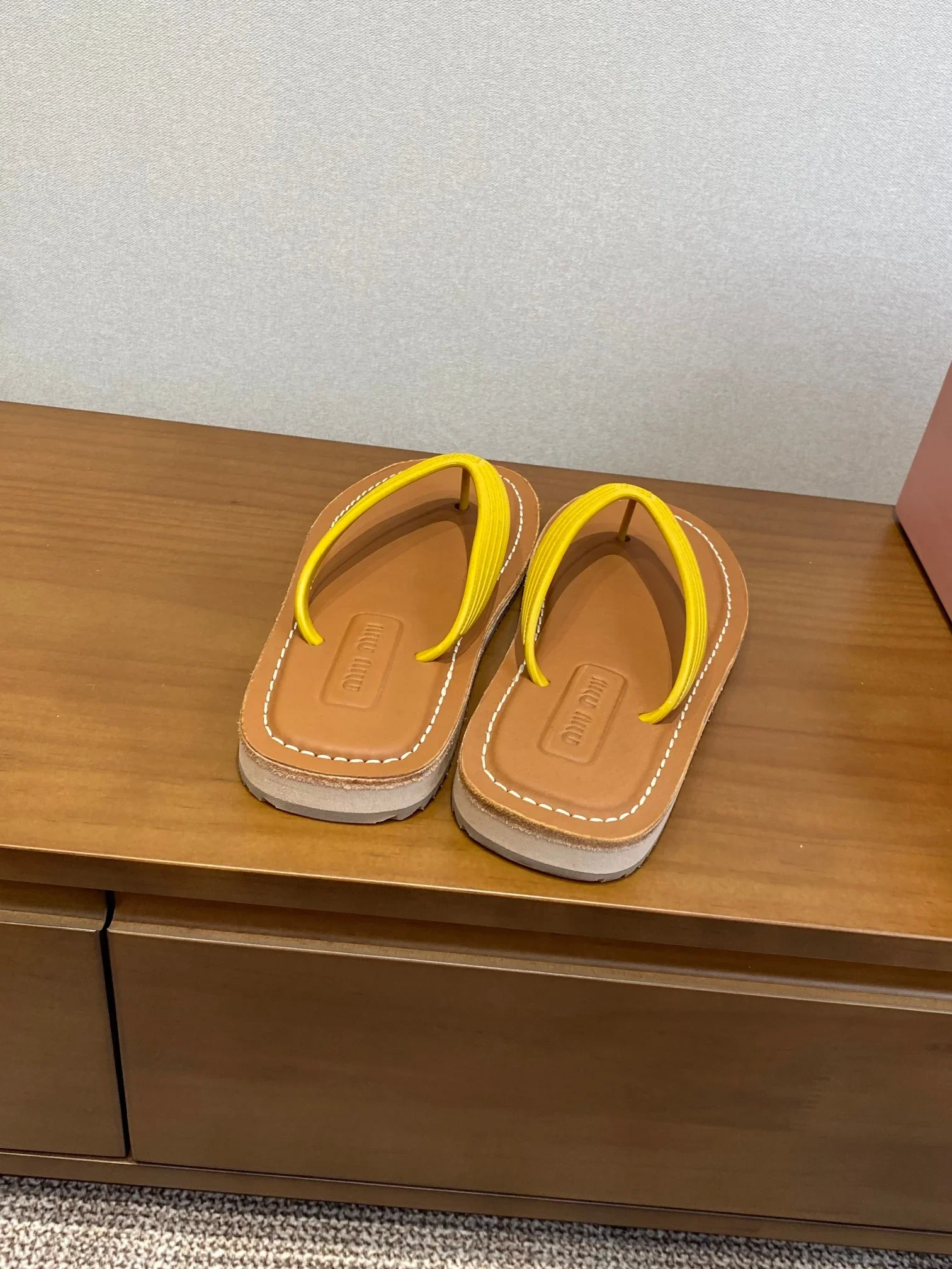 MIU MIU Sandals Leather Yellow-Brown EU35-40 B00202609112029 - Image 2