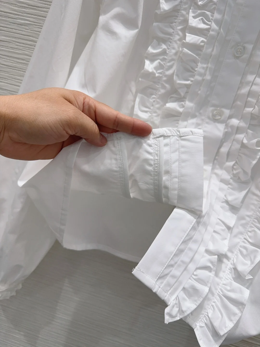 MIU MIU Shirts White-Black S-M-L B45202609062909 - Image 8