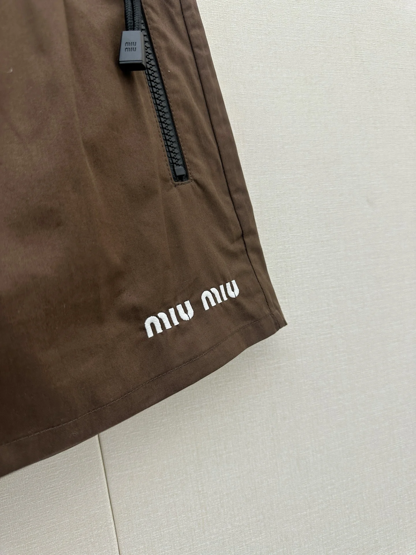 MIU MIU Shorts Brown-Black S-L B55202609063250 - Image 6