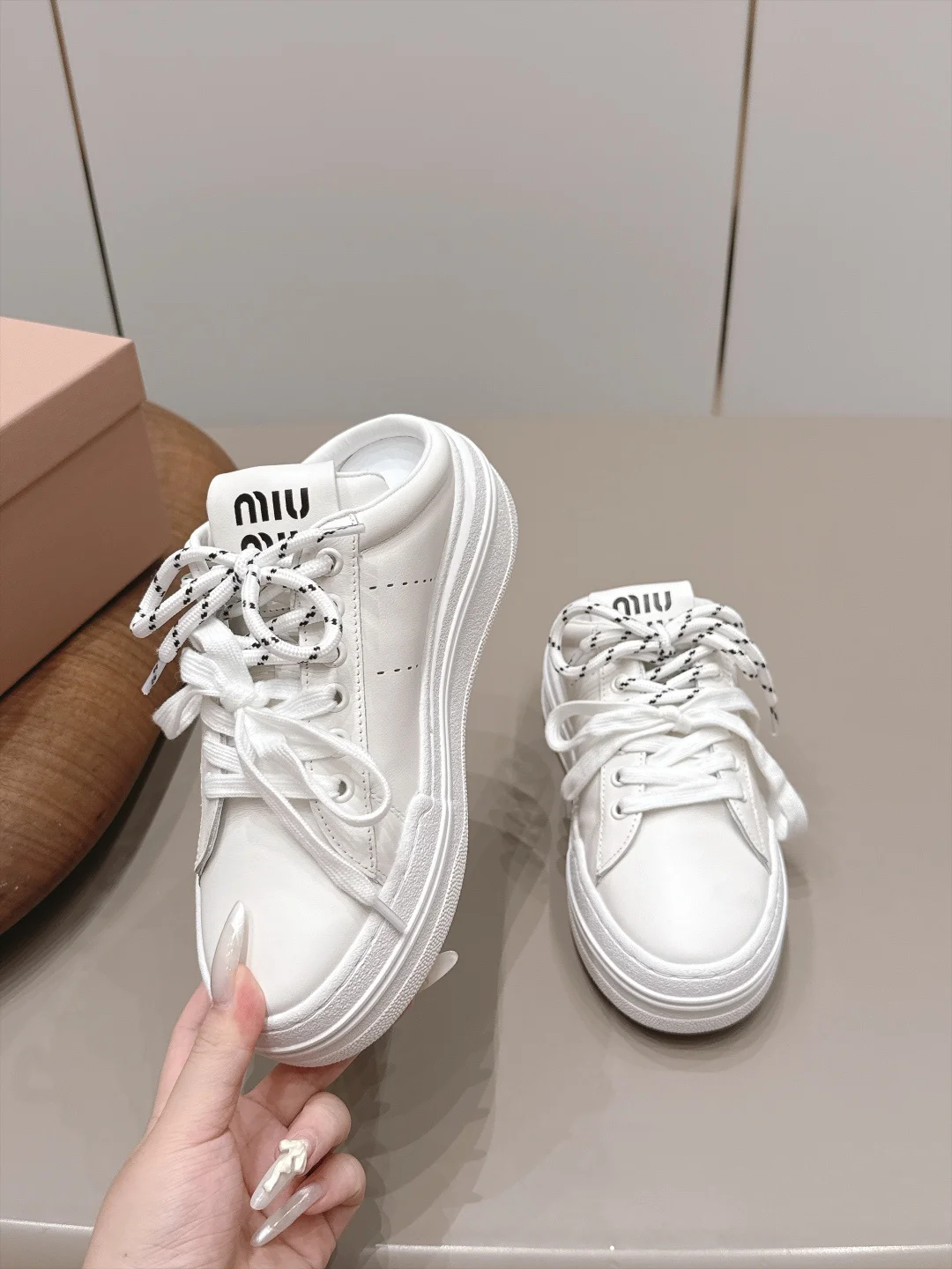 MIU MIU Sneakers Calf Leather White-Black EU35-39 B80202609111511 - Image 4