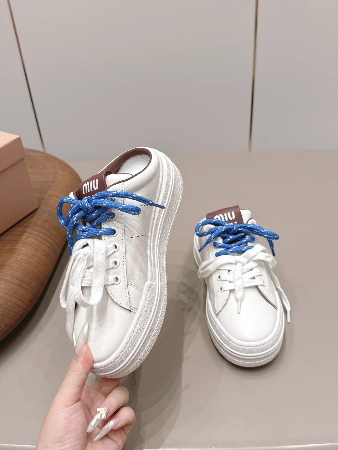 MIU MIU Sneakers Leather White-Blue EU35-39 B80202609111580 - Image 4