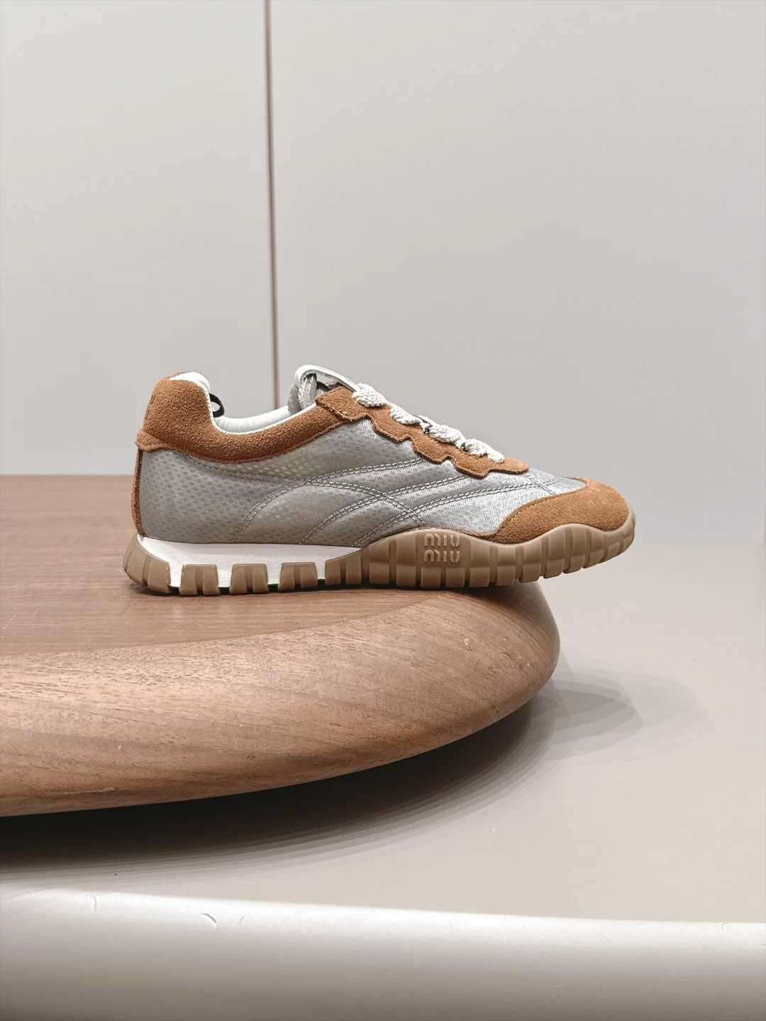 MIU MIU Sneakers Suede Mesh Brown-White EU35-39 B80202609111529 - Image 5