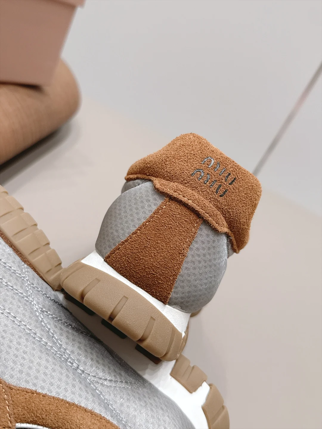 MIU MIU Sneakers Suede Mesh Brown-White EU35-39 B80202609111529 - Image 7