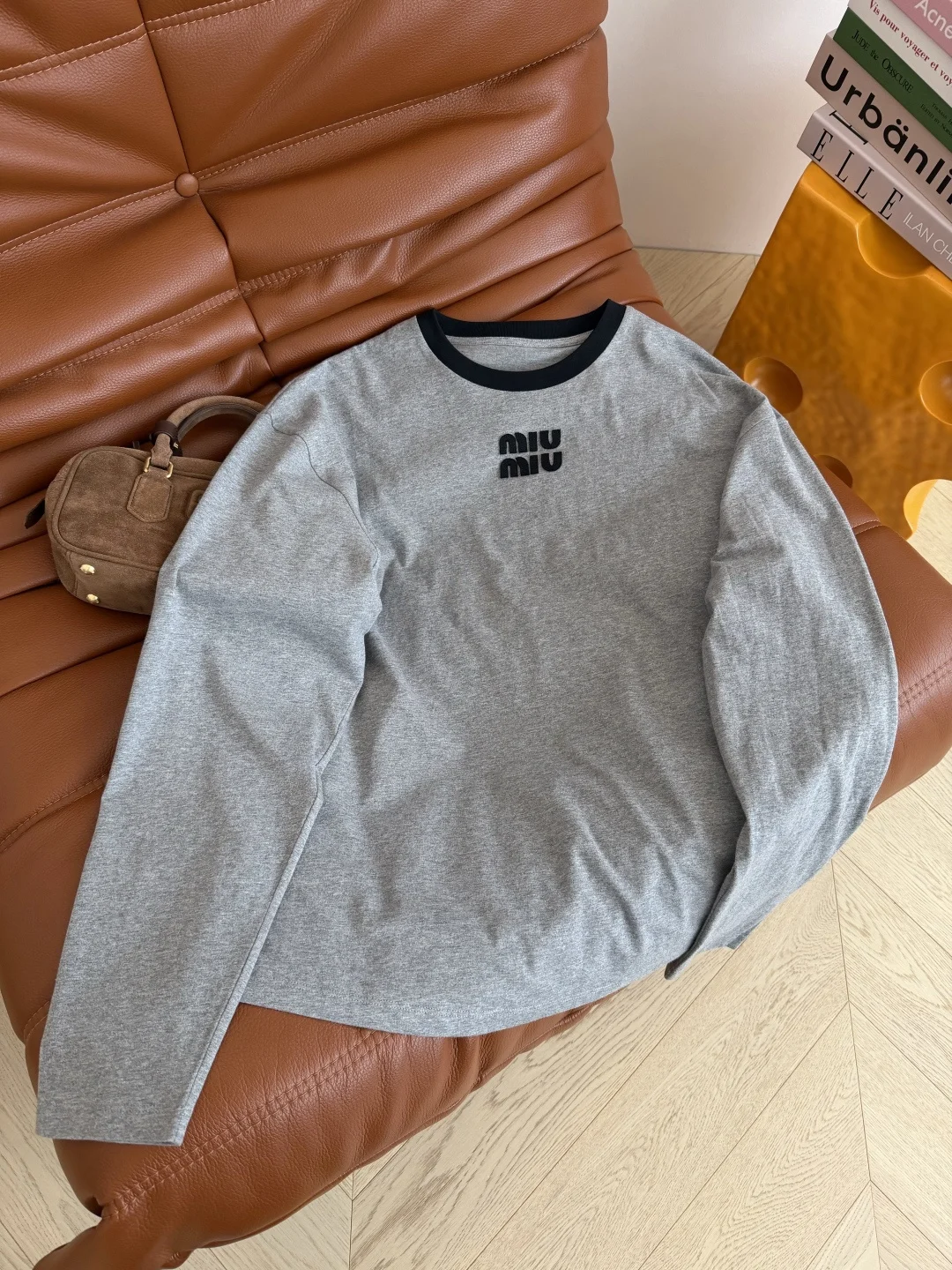 MIU MIU T-shirts Grey-Black S-L A95202609060812