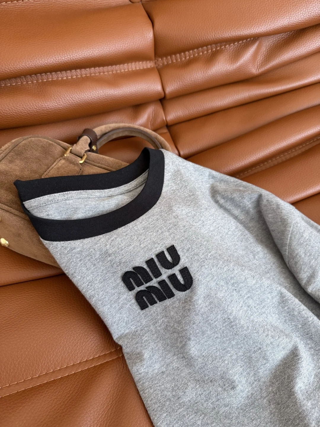 MIU MIU T-shirts Grey-Black S-L A95202609060812 - Image 5