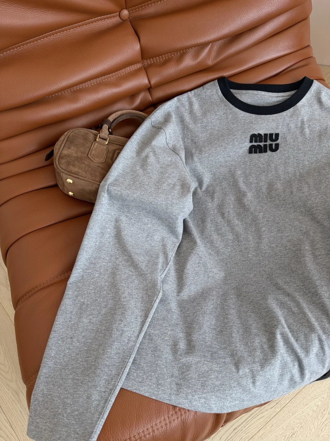 MIU MIU T-shirts Grey-Black S-L A95202609060812 - Image 7