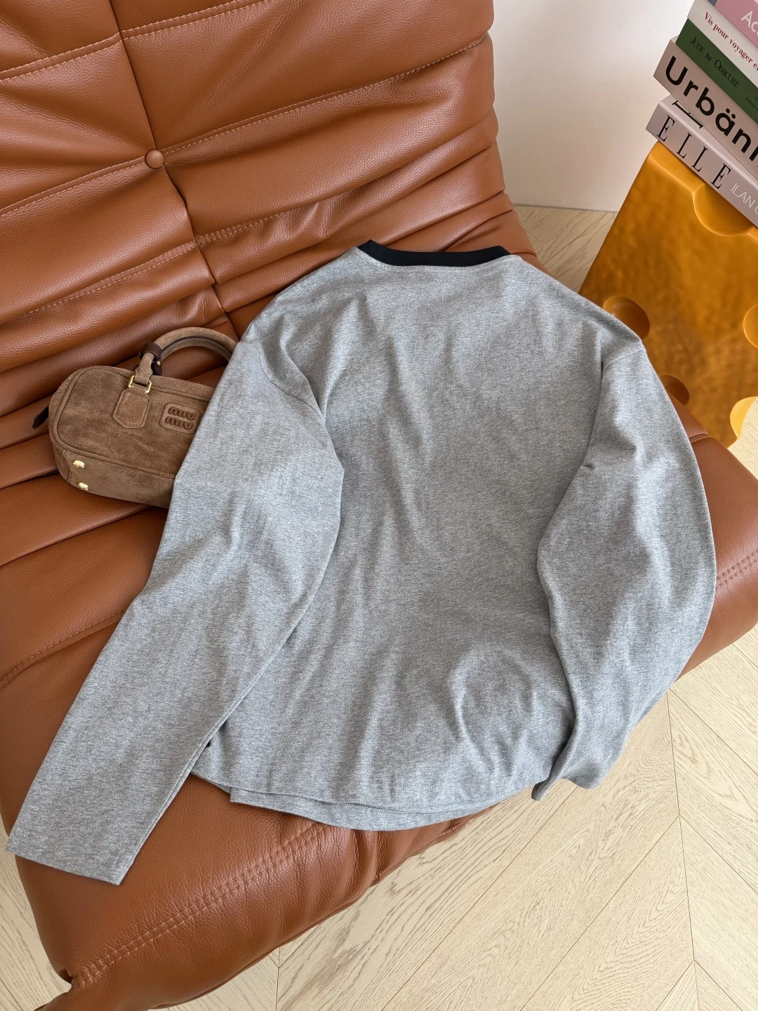 MIU MIU T-shirts Grey-Black S-L A95202609060812 - Image 9