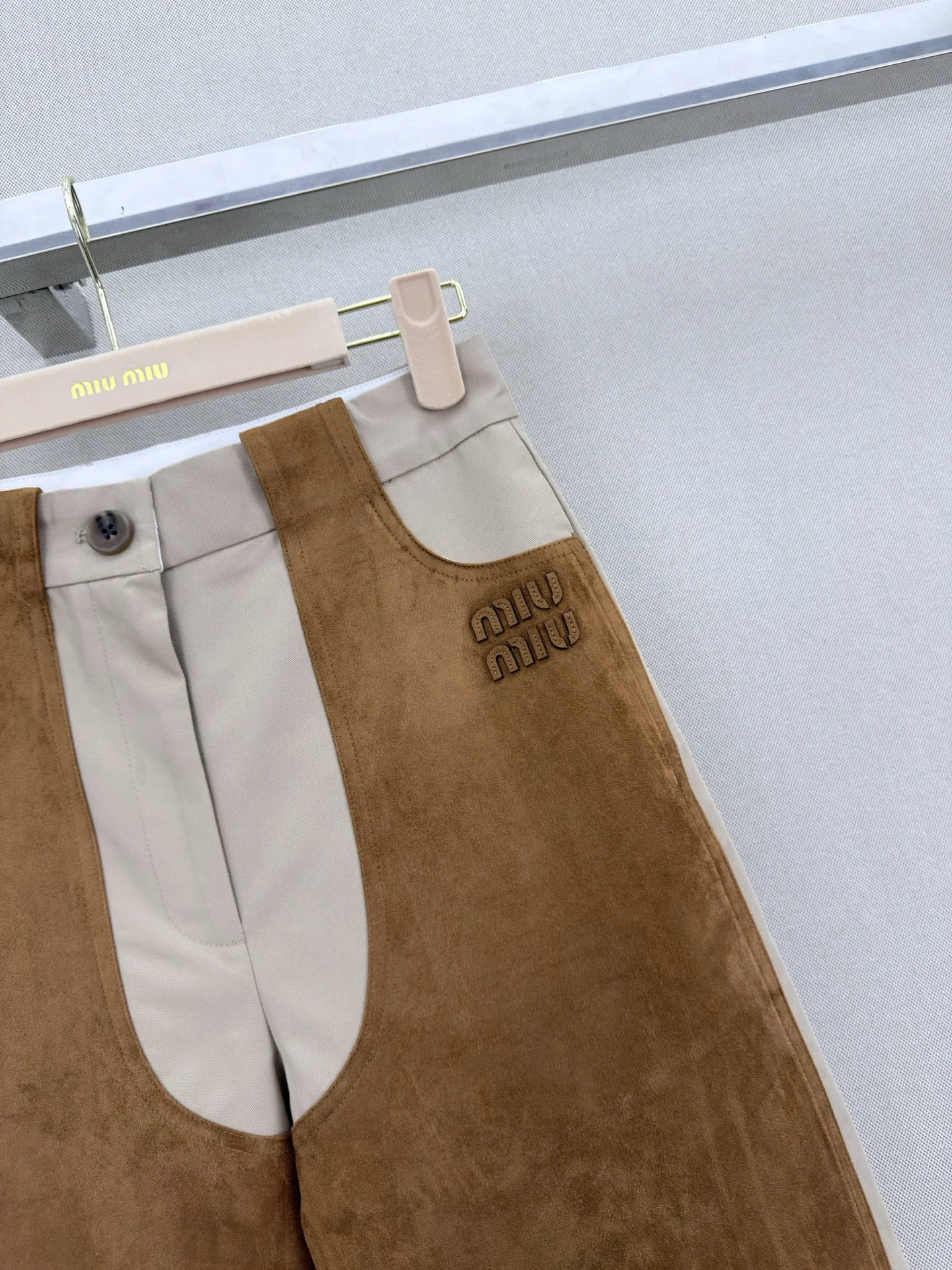 MIU MIU Trousers Deerskin Suede Brown-Beige S-M-L B55202609061983 - Image 4