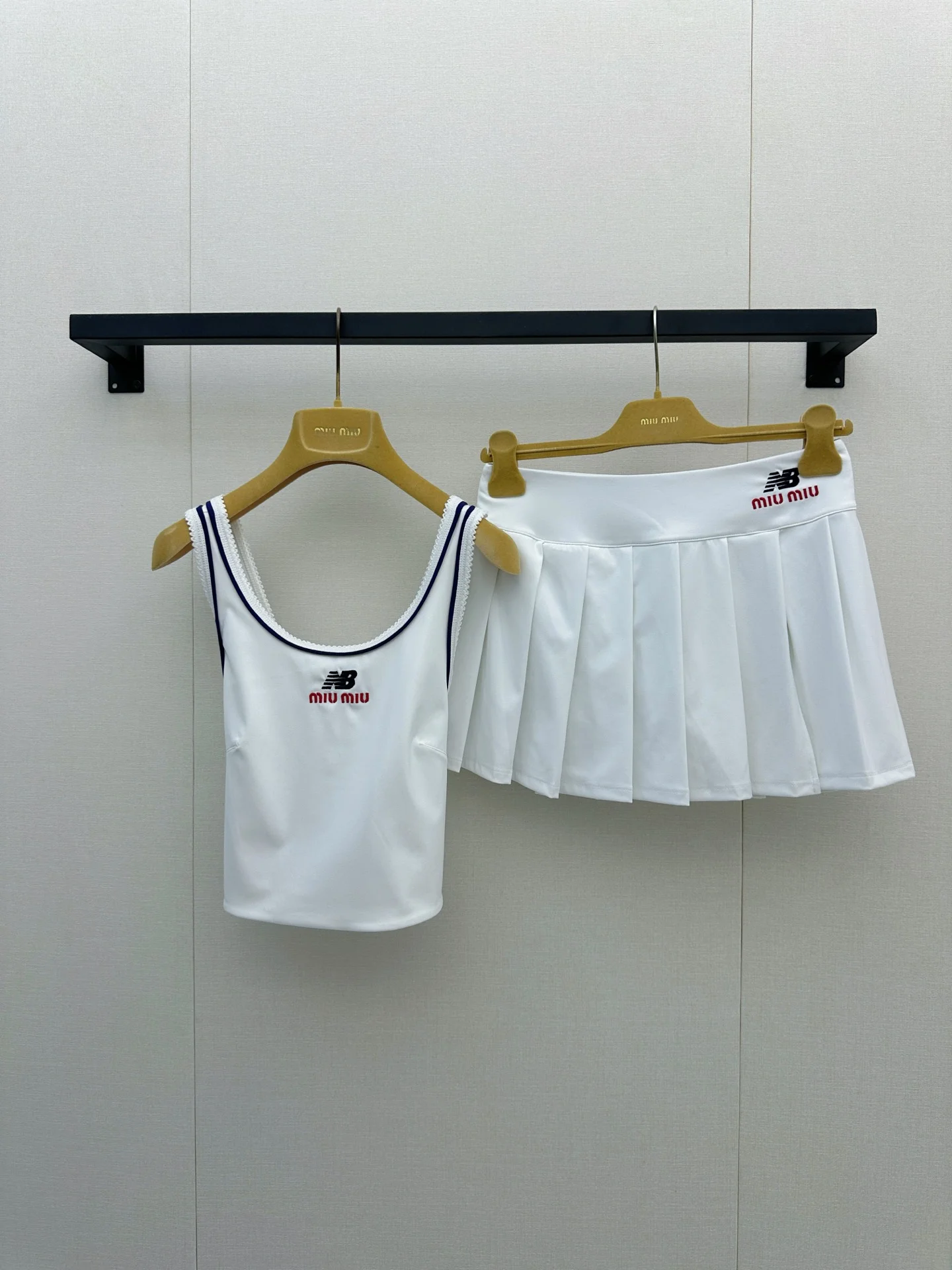 MIU MIU Vests White S-L B05202609063231