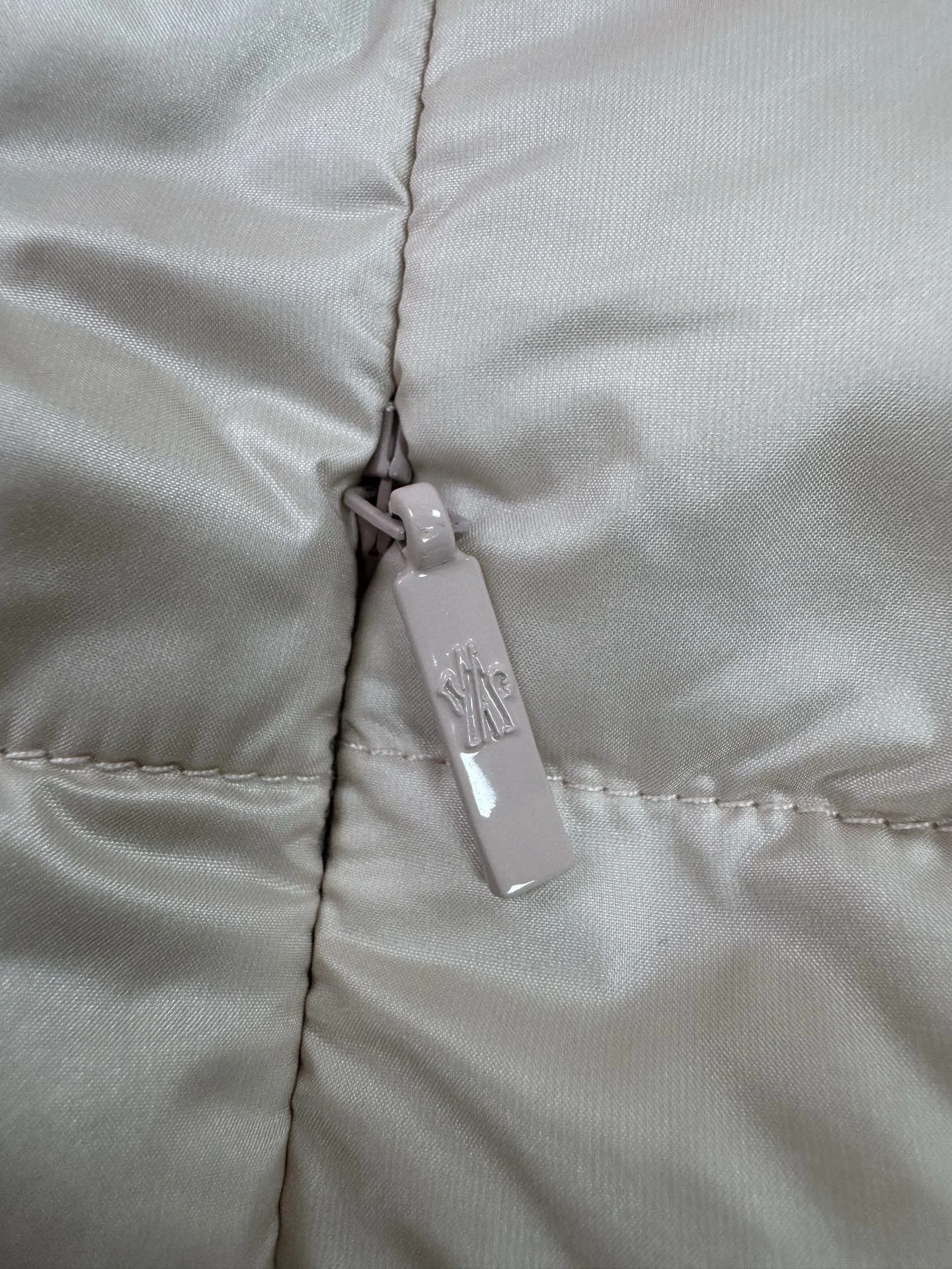 MONCLER Jackets Down Pink S-M-L E20202609060217 - Image 12