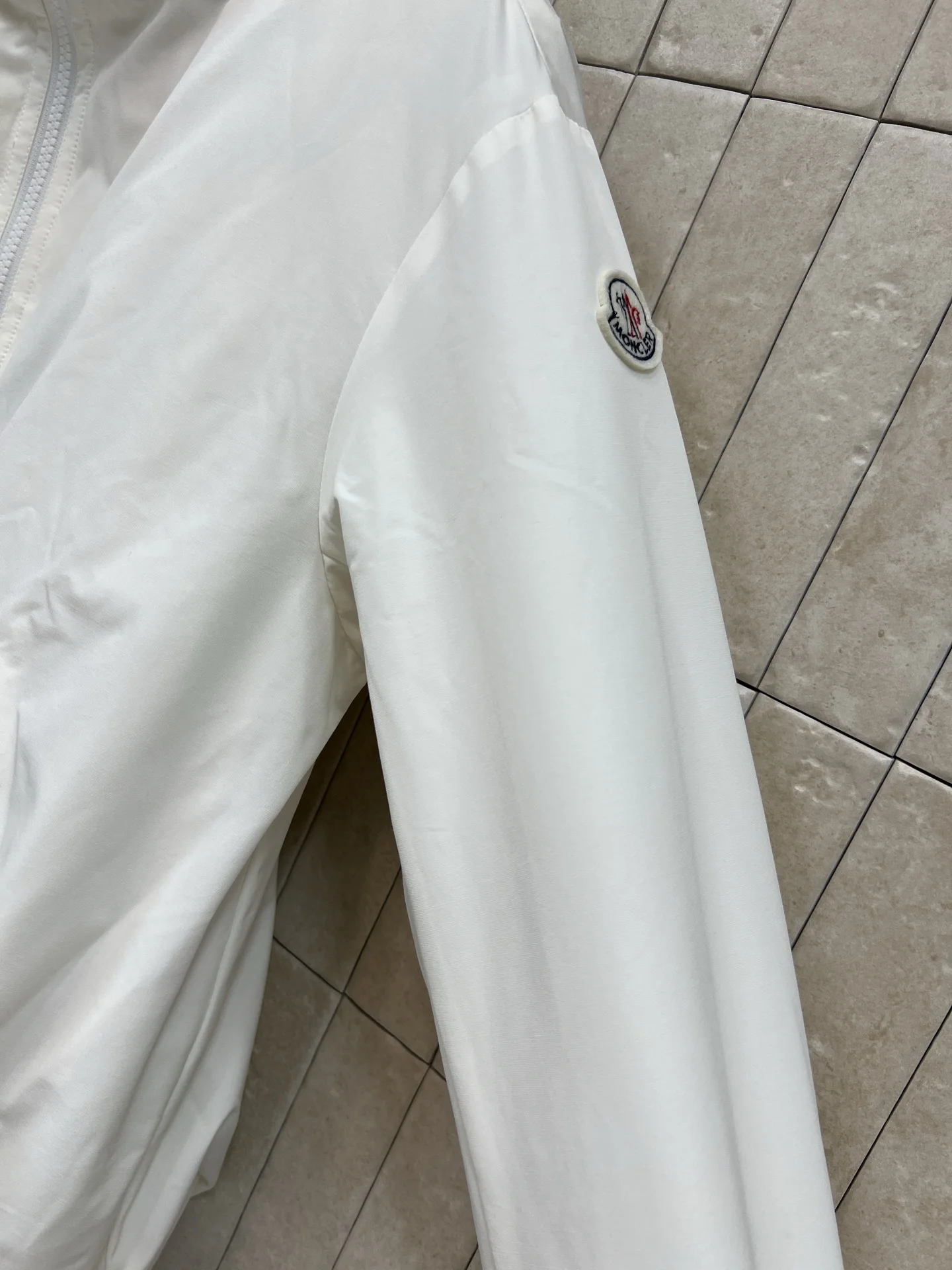 MONCLER Jackets Down White S-M-L E60202609062488 - Image 4