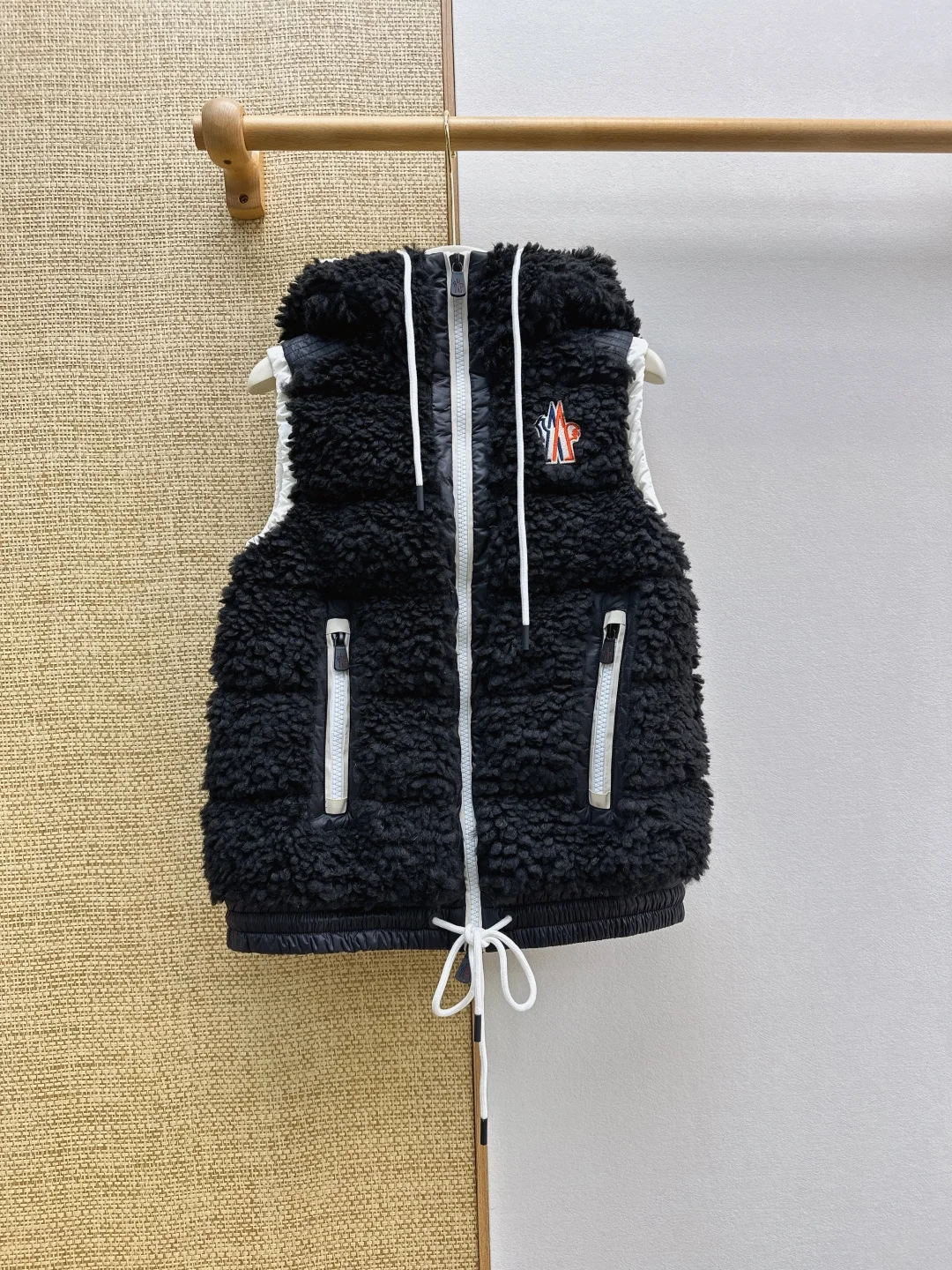 MONCLER Jackets Teddy Fleece Down Black-White 1-3 D70202609061424