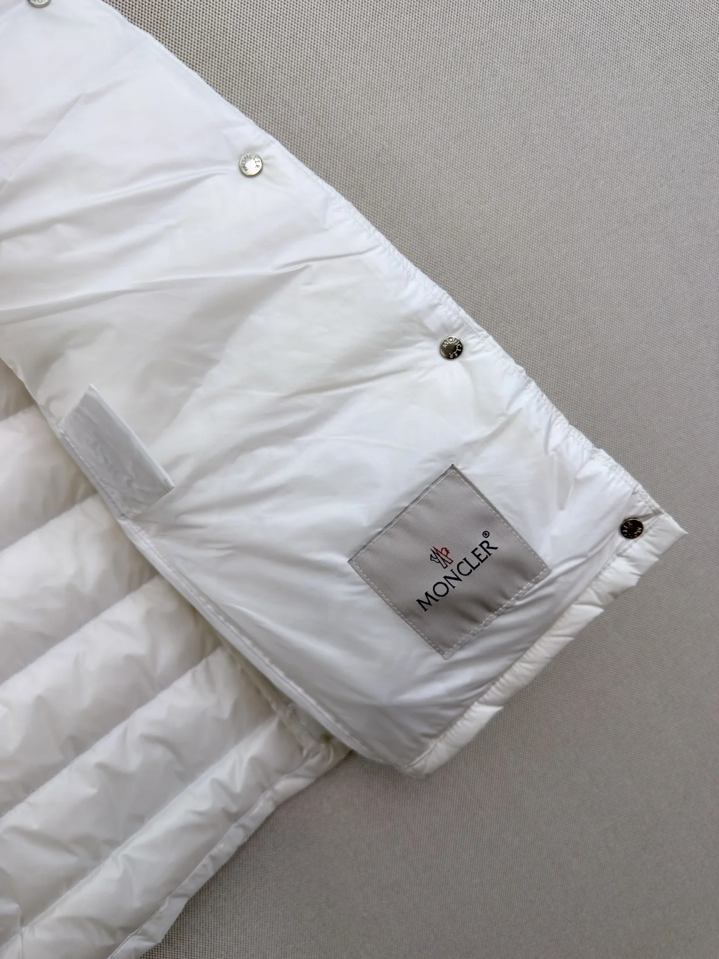 MONCLER Jackets White S-L B90202609061974 - Image 9