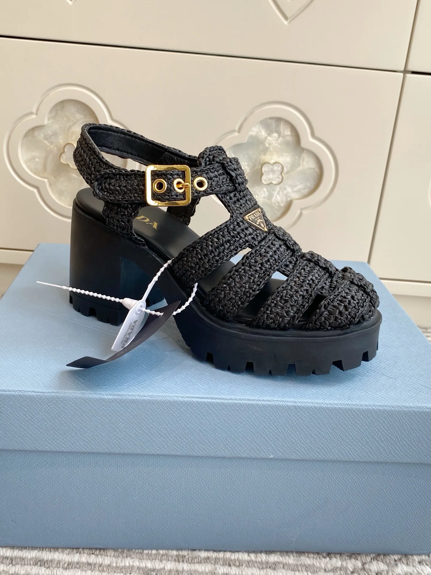 PRADA Sandals Raffia Black-Gold EU35-40 C40202609110550