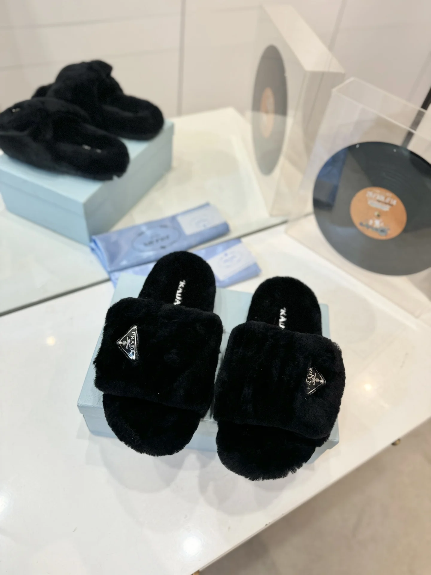 PRADA Slides Sheepskin Black EU35-42 B50202609110625 - Image 3