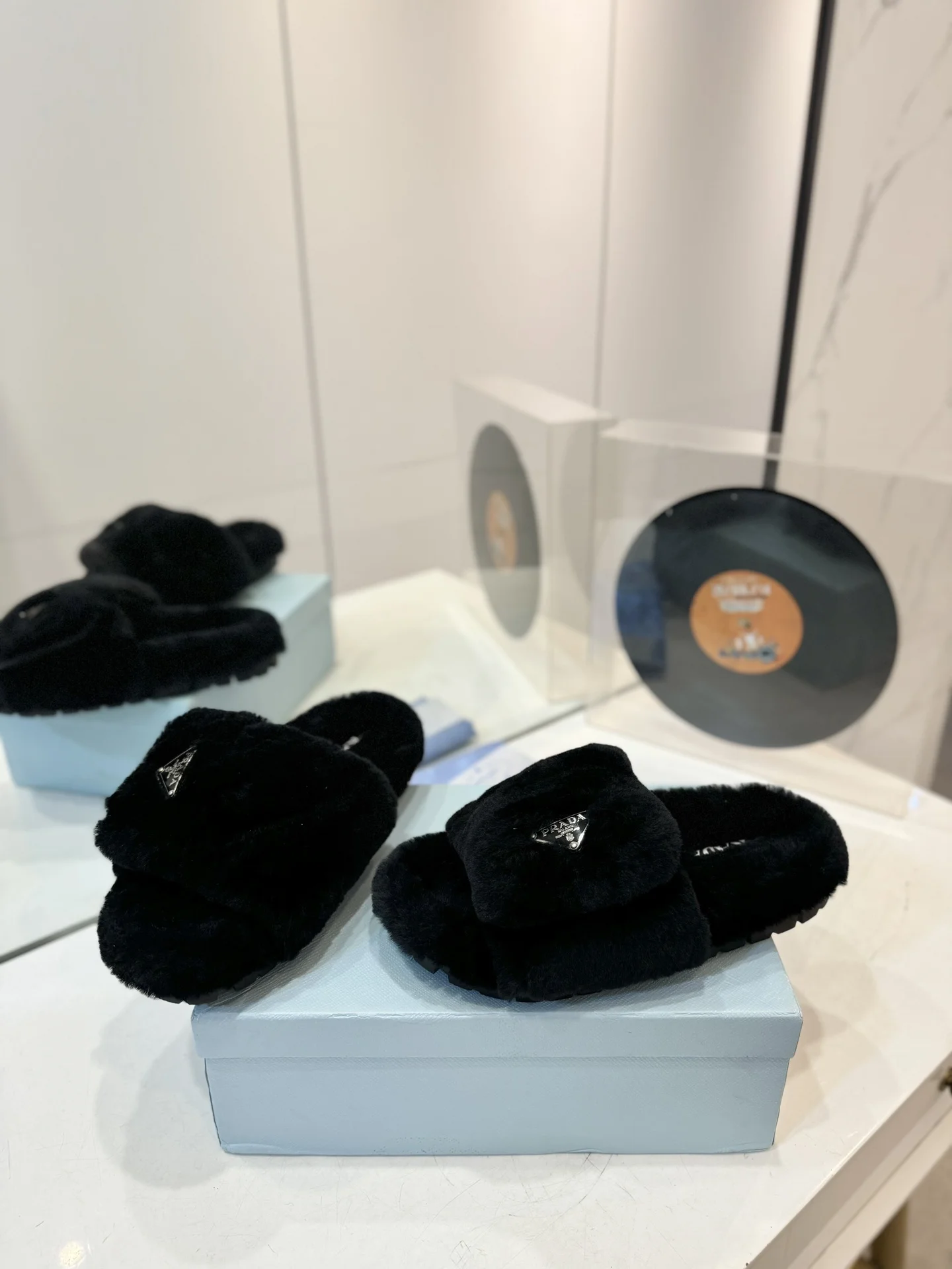 PRADA Slides Sheepskin Black EU35-42 B50202609110625 - Image 7