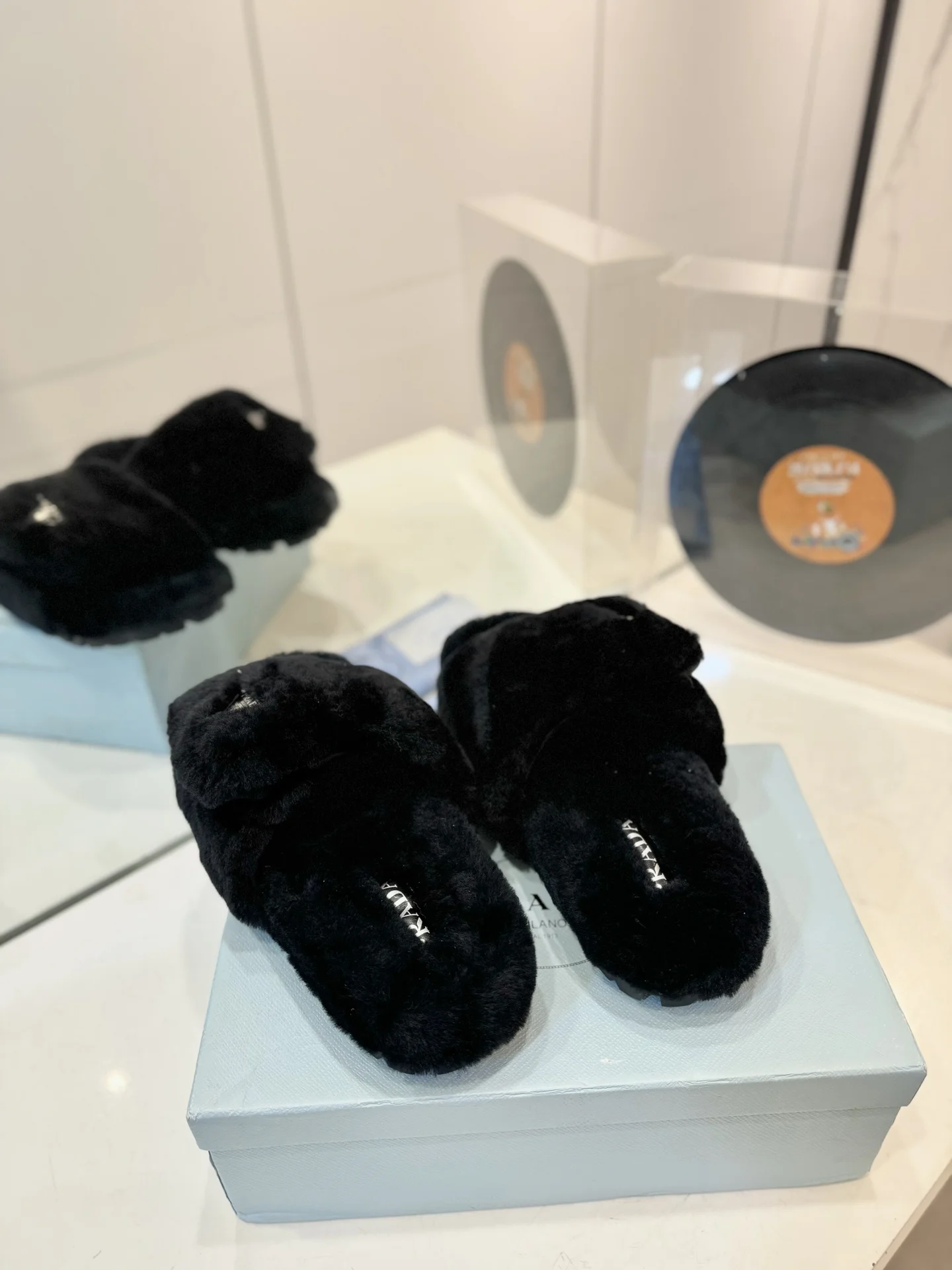 PRADA Slides Sheepskin Black EU35-42 B50202609110625 - Image 8