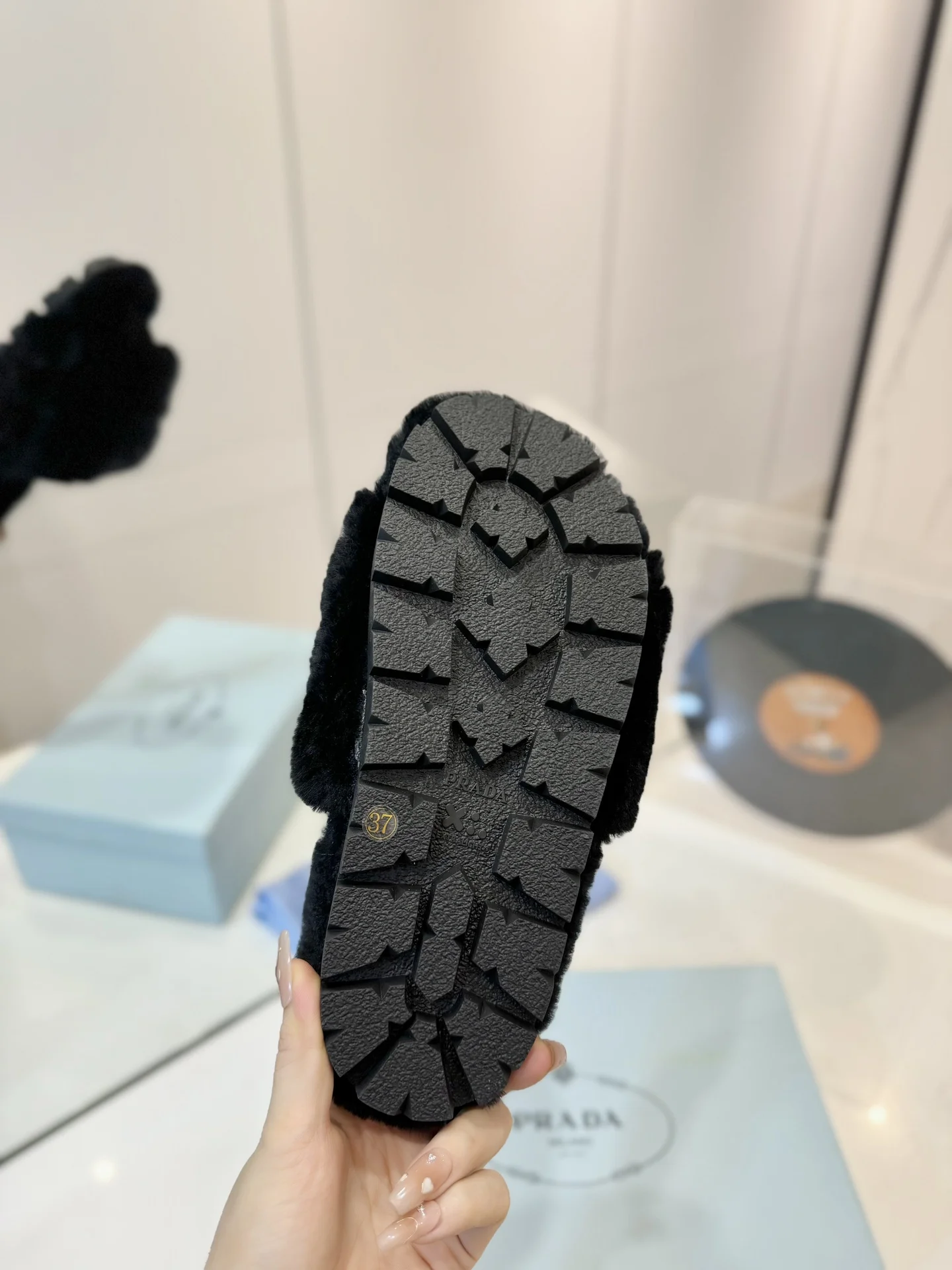 PRADA Slides Sheepskin Black EU35-42 B50202609110625 - Image 9
