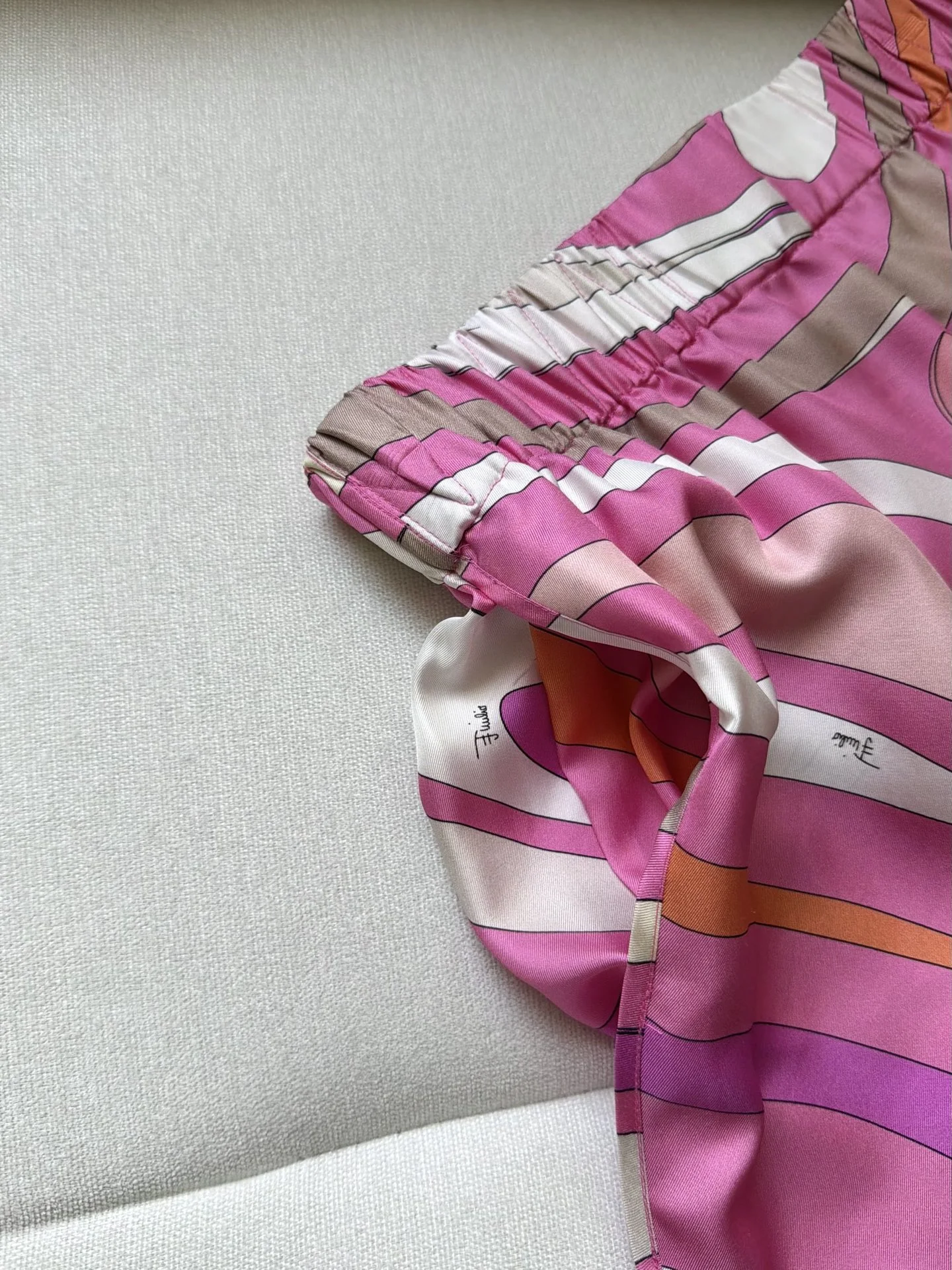 PUCCI Shorts Silk Pink-Orange-White 36-42 C25202609062413 - Image 4