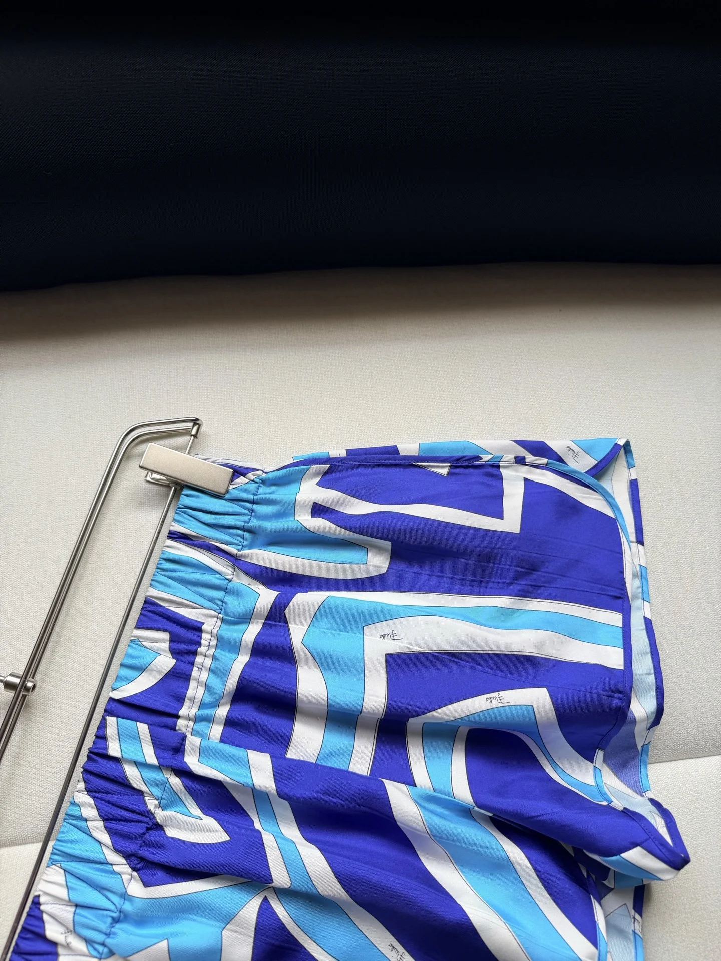 PUCCI Shorts Silk Twill Blue-White 36-42 C25202609062415 - Image 4