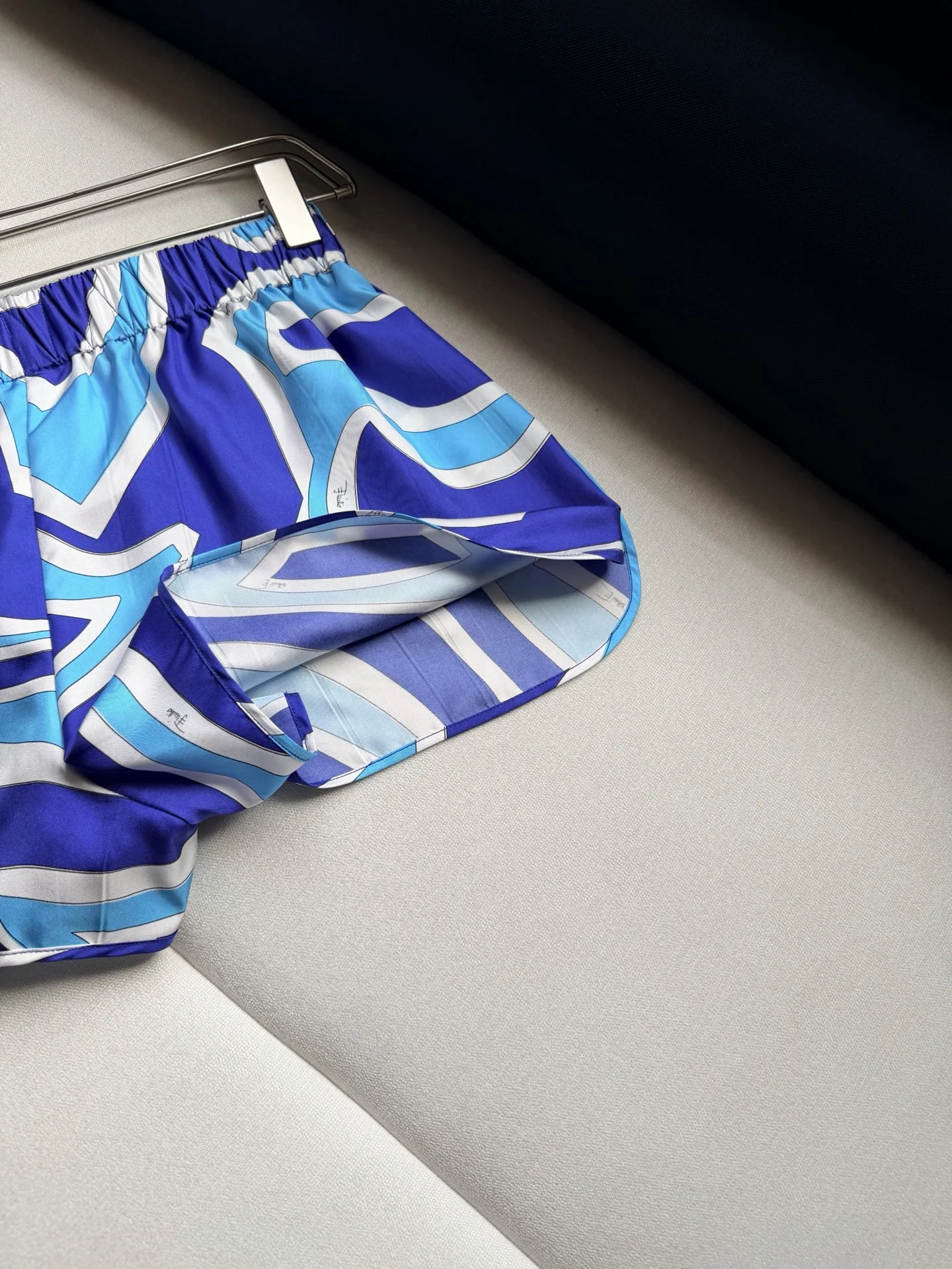 PUCCI Shorts Silk Twill Blue-White 36-42 C25202609062415 - Image 7