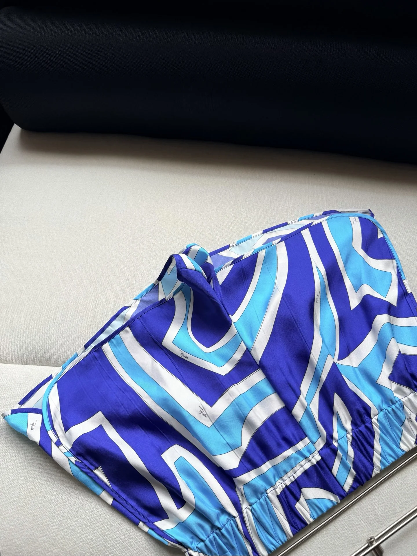 PUCCI Shorts Silk Twill Blue-White 36-42 C25202609062415 - Image 8