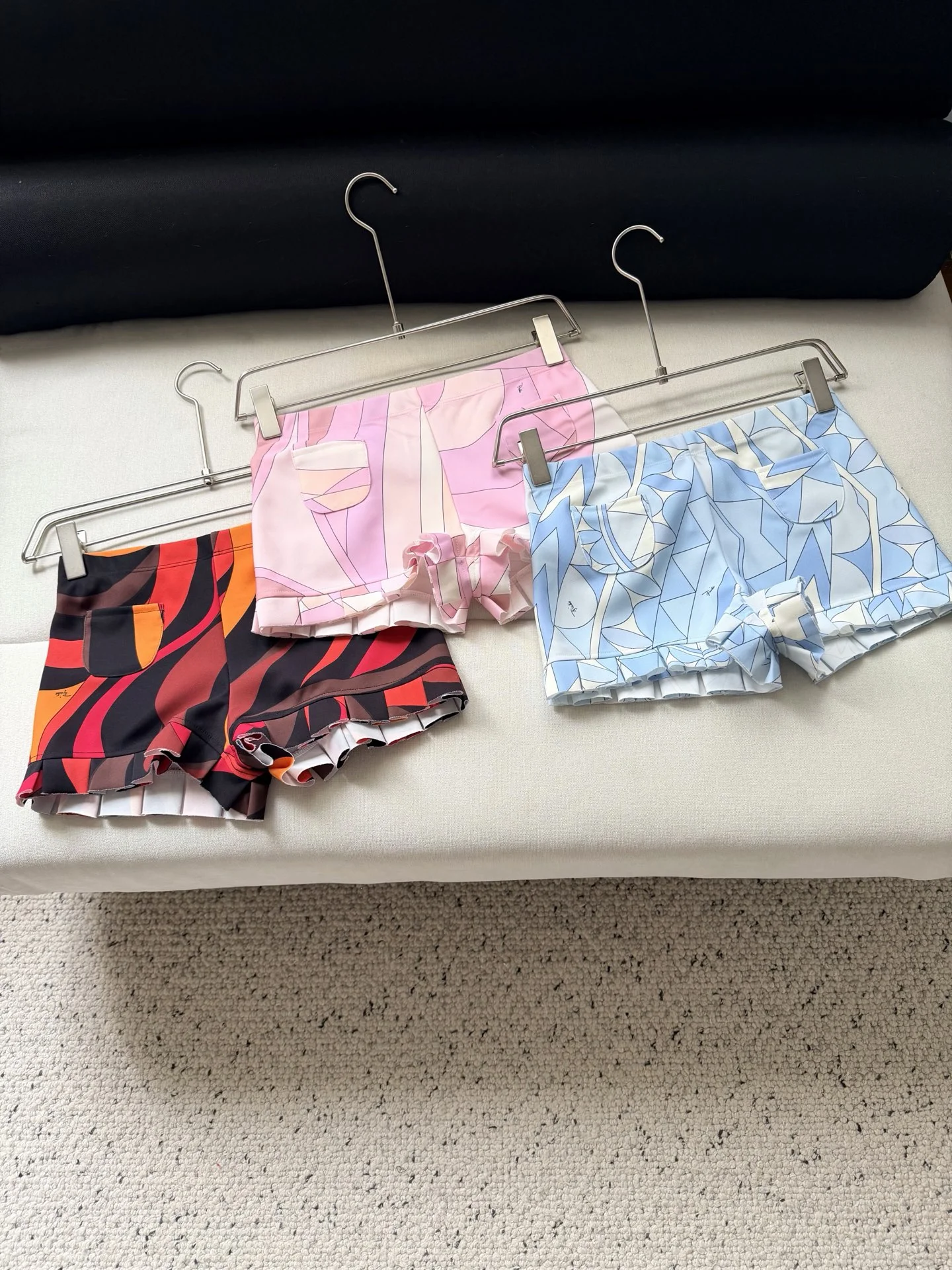PUCCI Shorts Stretch Viscose Black-Red-Orange-Pink-Blue 36-42 B55202609062452