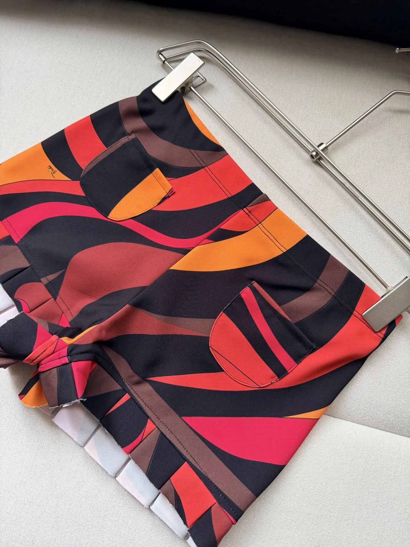 PUCCI Shorts Stretch Viscose Black-Red-Orange-Pink-Blue 36-42 B55202609062452 - Image 5