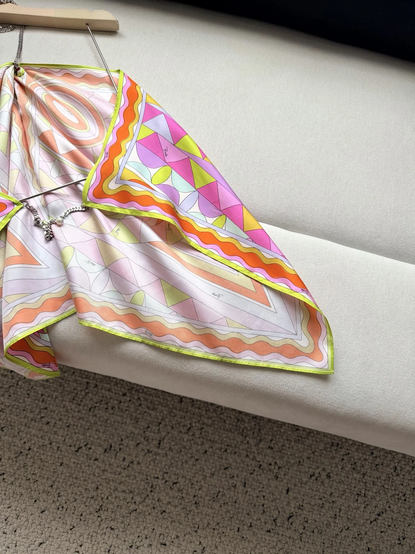 PUCCI T-shirts Silk Pink-Orange One Size C25202609062405 - Image 7