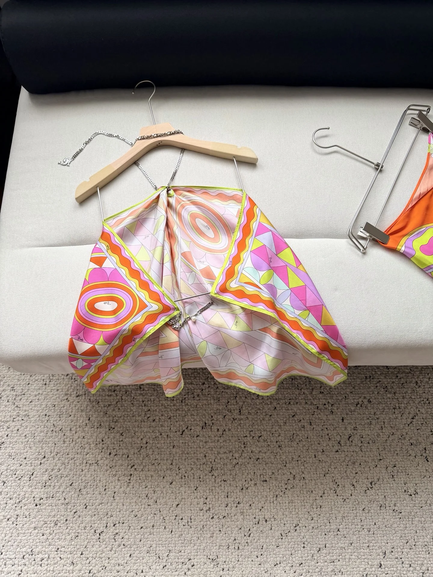 PUCCI T-shirts Silk Pink-Orange One Size C25202609062405 - Image 9