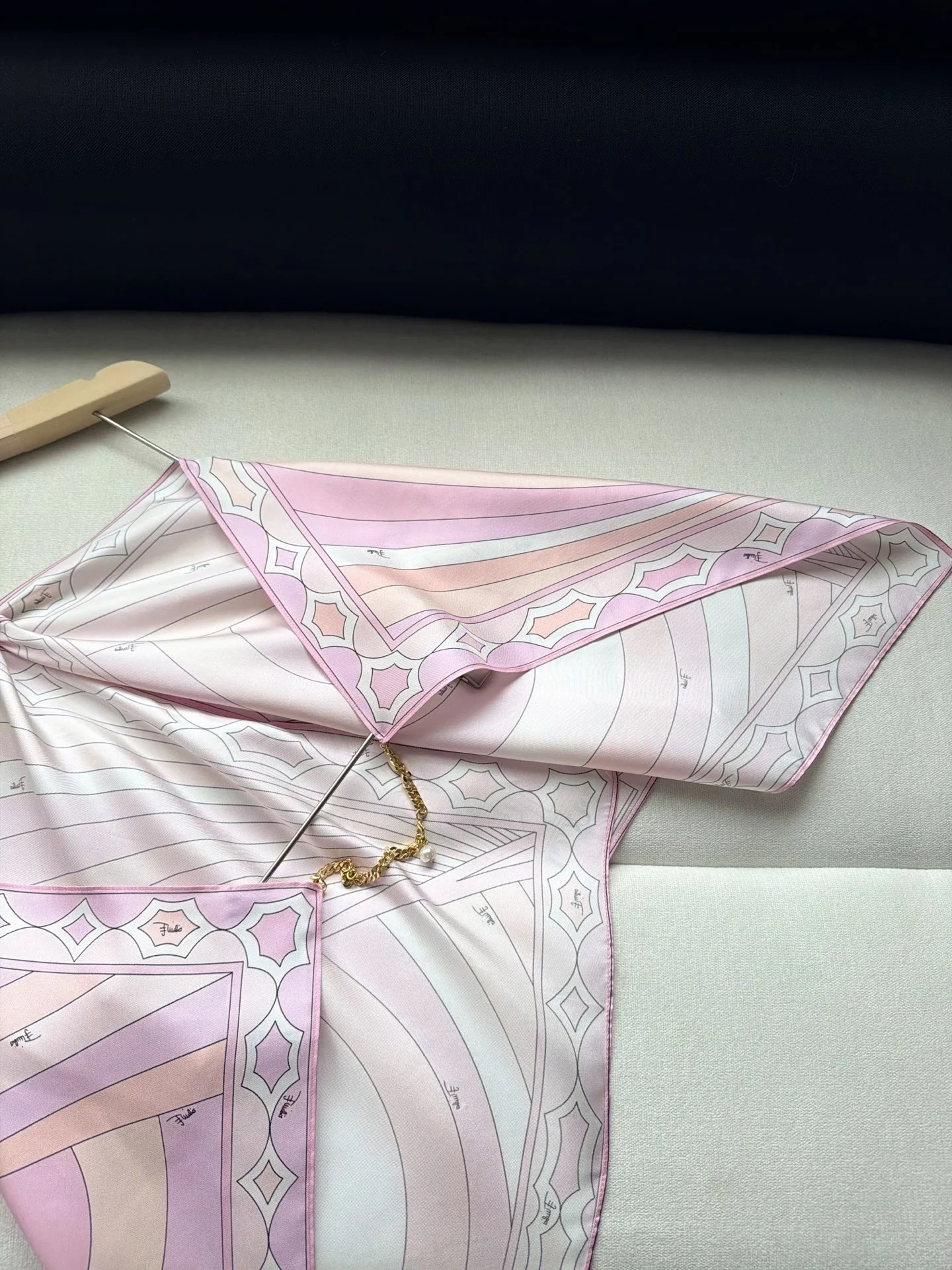 PUCCI T-shirts Silk Twill Pink-Gold One Size C25202609060981 - Image 6