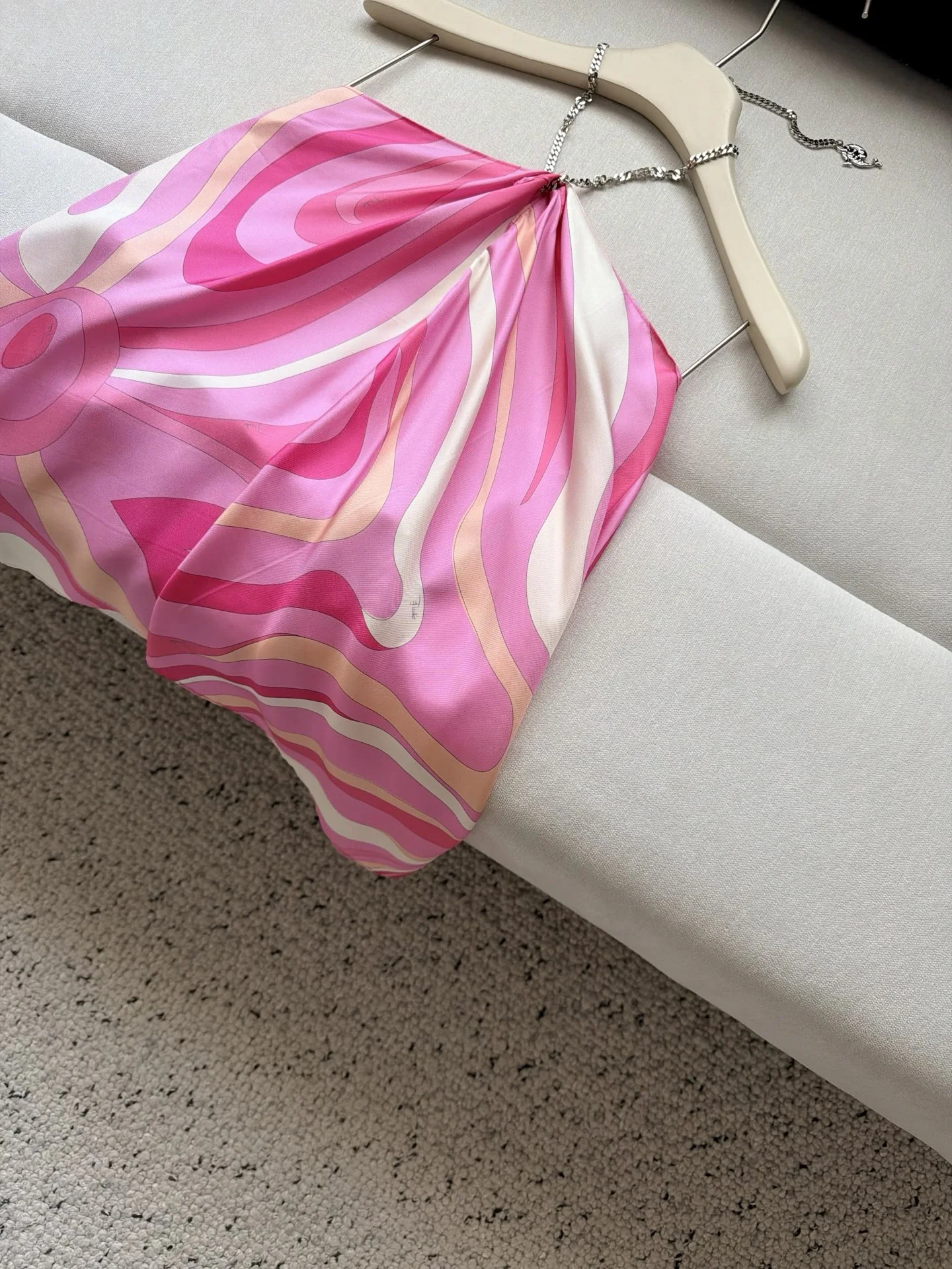 PUCCI T-shirts Silk Twill Pink-White One Size C25202609060926 - Image 5