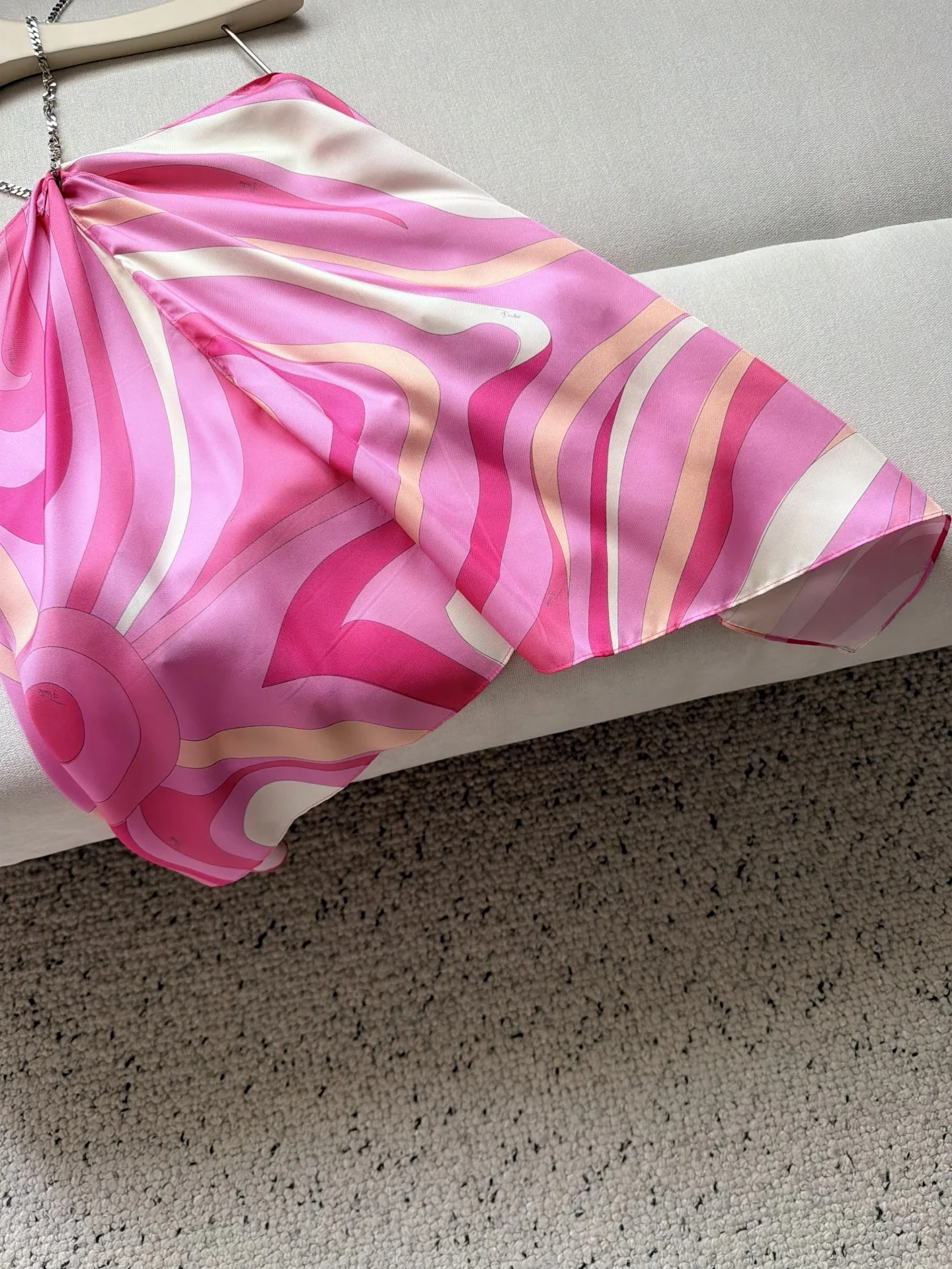 PUCCI T-shirts Silk Twill Pink-White One Size C25202609060926 - Image 6