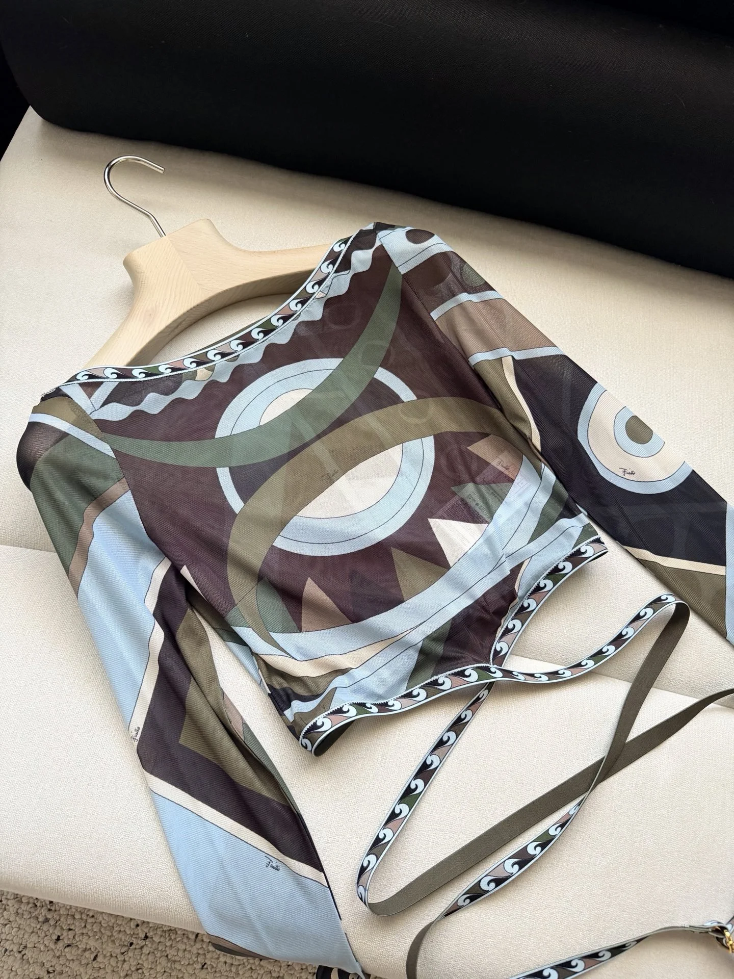 PUCCI T-shirts Tulle Brown-Blue-Green 36-42 B45202609060957 - Image 5