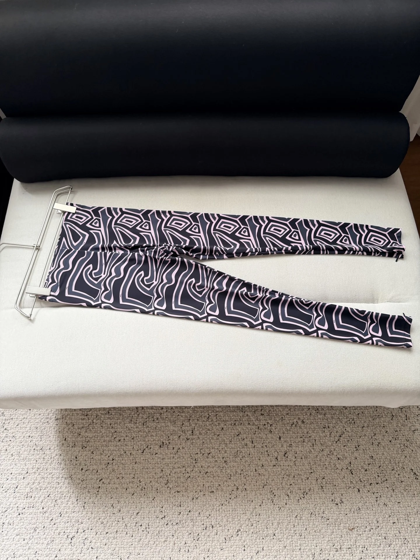 PUCCI Trousers Black-Pink S-L C25202609060967 - Image 2