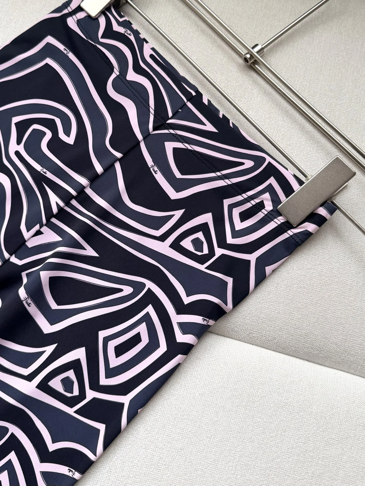 PUCCI Trousers Black-Pink S-L C25202609060967 - Image 4