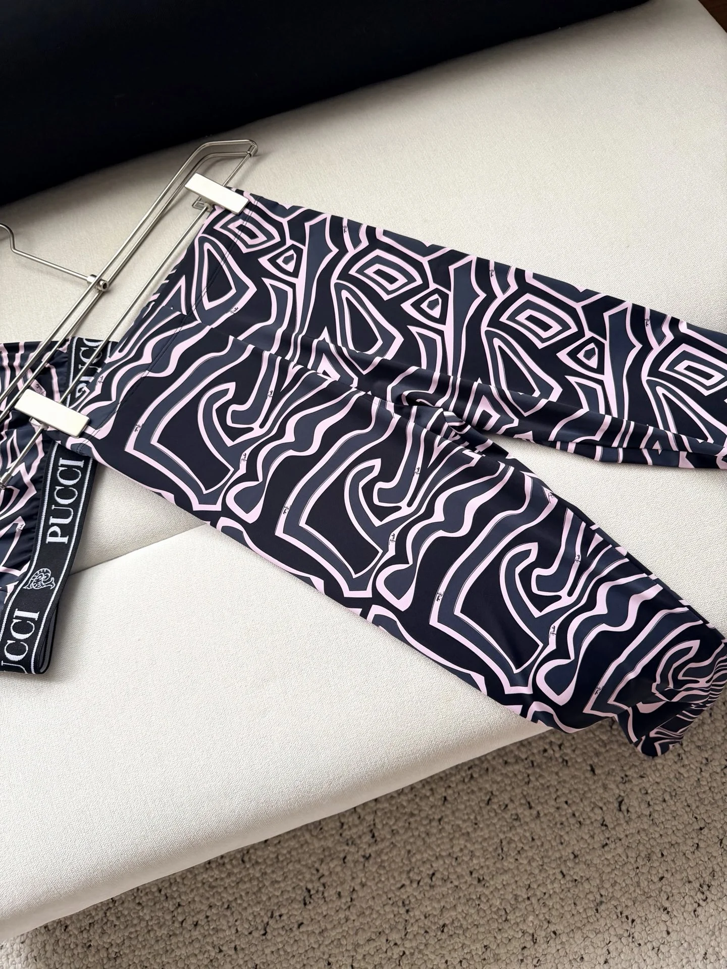 PUCCI Trousers Black-Pink S-L C25202609060967 - Image 6